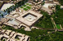 تاریخی (کاروانسرای شاه عباسی میبد)